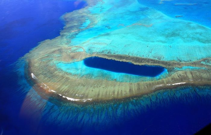 The blue hole in the northern lagoon, not far from the heart of Voh.